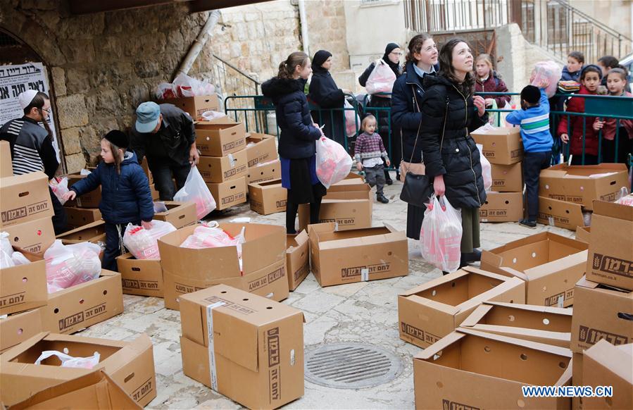 MIDEAST-JERUSALEM-SHABBAT-PREPARATION