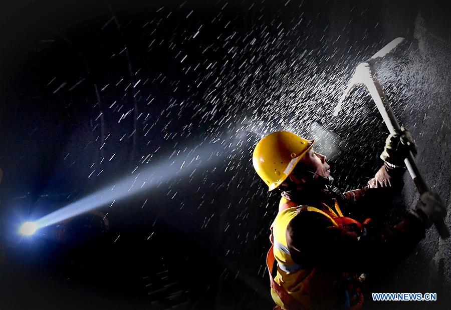 CHINA-HENAN-SANMENXIA-RAILWAY TUNNEL-DEICING (CN)