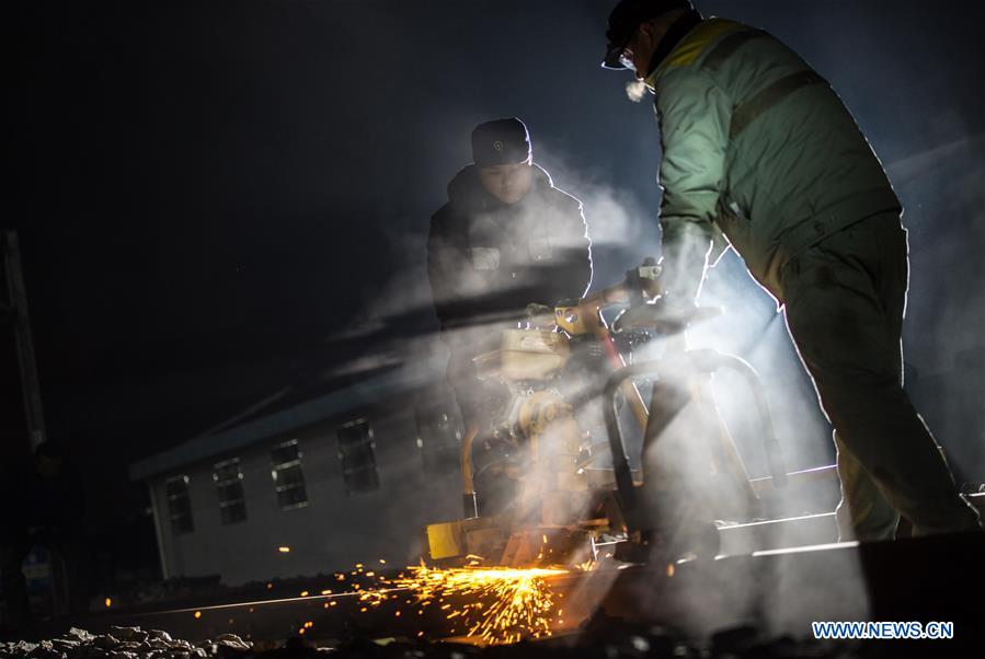 CHINA-SPRING FESTIVAL-TRAVEL RUSH-WORKER(CN)