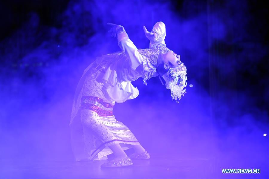 MYANMAR-BAGO-THABIN TROUPE-TRADITIONAL SHOW 