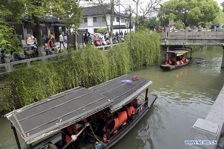 CHINA-SUZHOU-QINGMING FESTIVAL-TOURISM (CN)