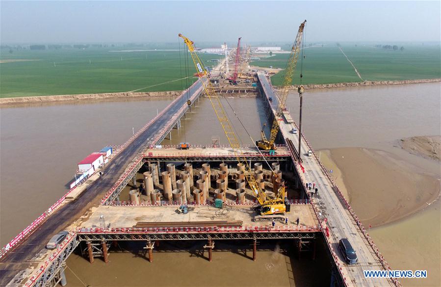 CHINA-ZHENGZHOU-YELLOW RIVER BRIDGE (CN)