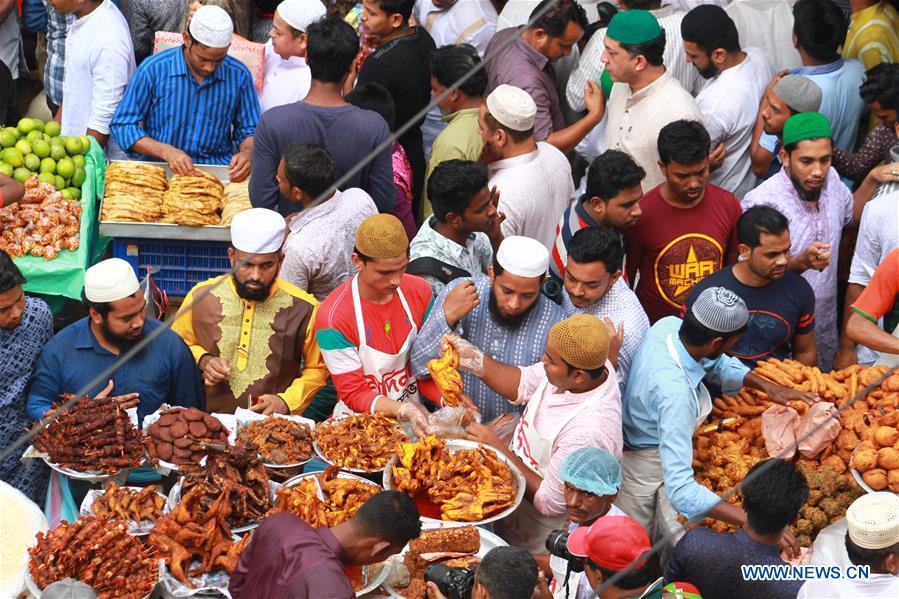 BANGLADESH-DHAKA-MUSLIM-IFTAR-MARKET