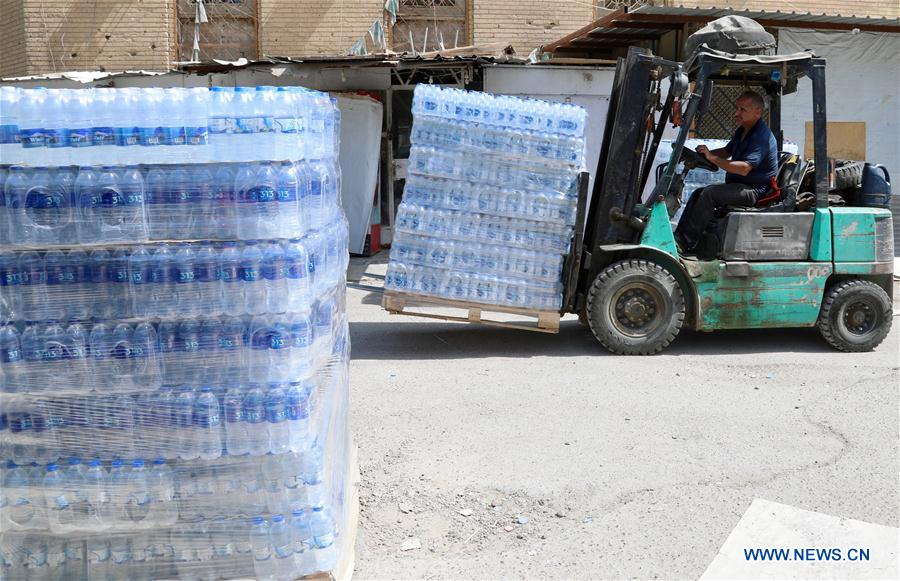 IRAQ-BAGHDAD-DRINKING WATER-DELIVERY