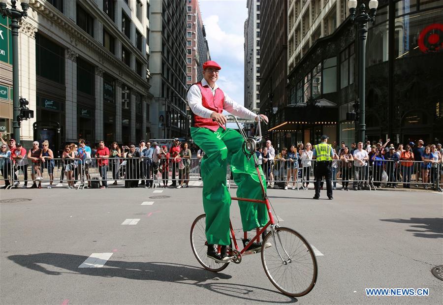 U.S.-CHICAGO-COLUMBUS DAY-PARADE