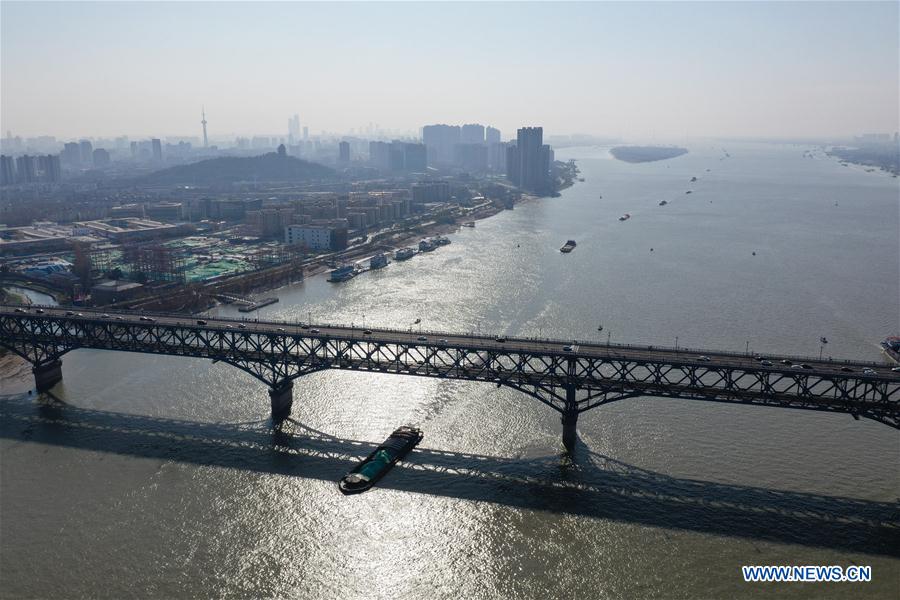 Xinhua Headlines: China's landmark Yangtze River bridge reopens to traffic