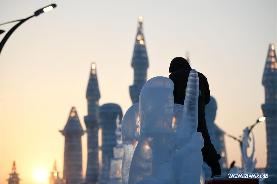 CHINA-HARBIN-ICE SCULPTURE-COMPETITION (CN)