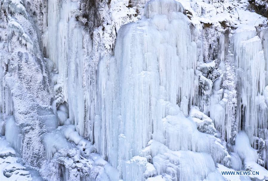 CHINA-JILIN-FROZEN WATERFALL (CN)