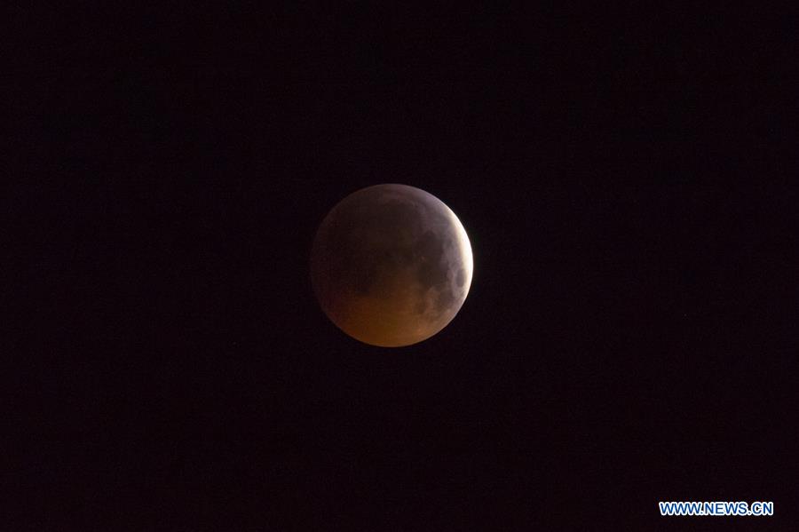 BRITAIN-LONDON-SUPER MOON-TOTAL ECLIPSE