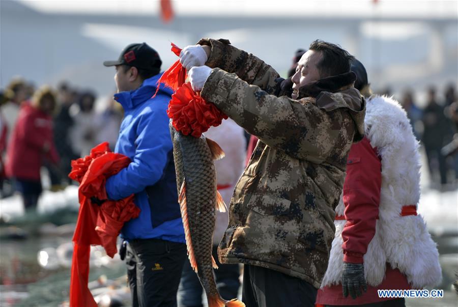 #CHINA-INNER MONGOLIA-HOHHOT-TRADITIONAL WINTER FISHING (CN)