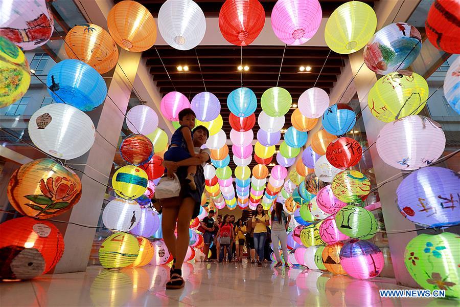 PHILIPPINES-MANILA-LANTERNS-CELEBRATION