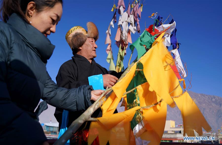 CHINA-TIBET-NEW YEAR-PRAYER FLAG (CN)