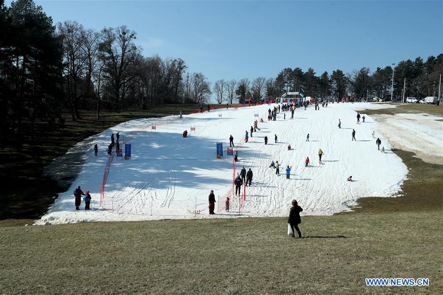 (SP)CROATIA-ZAGREB-SLEDDING RACE-CHILDREN