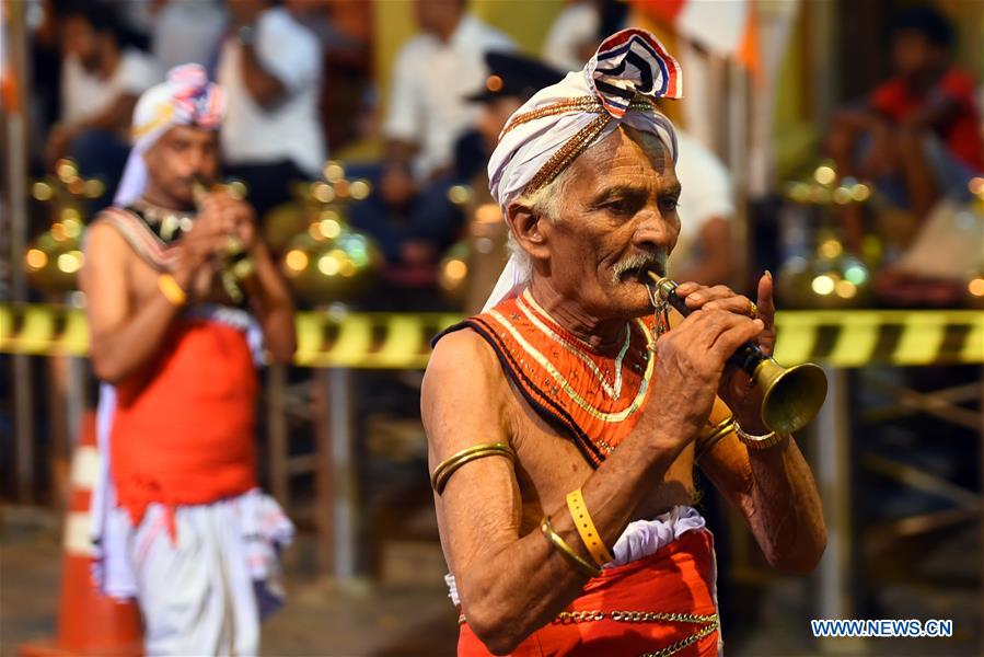 SRI LANKA-COLOMBO-NAVAM-DANCERS