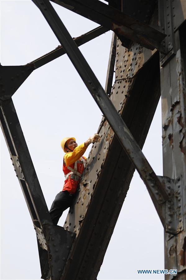 CHINA-CHONGQING-BAISHATUO YANGTZE RIVER RAILWAY BRIDGE (CN)