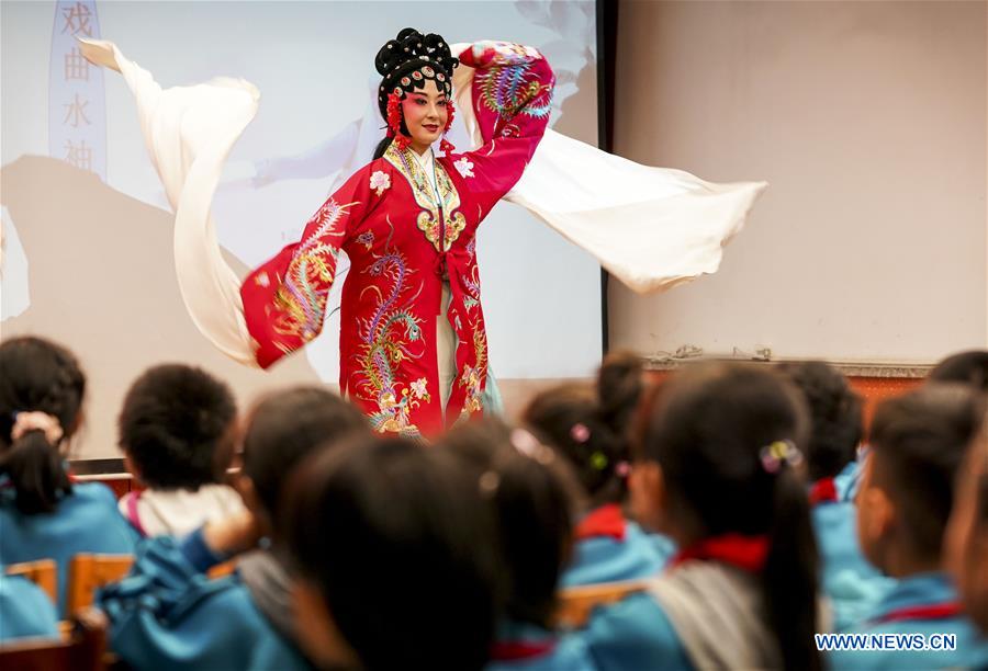 CHINA-XINJIANG-URUMQI-QINQIANG OPERA ACTRESS (CN)