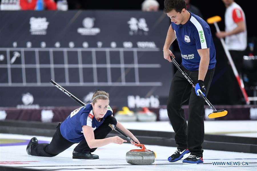 (SP)CHINA-BEIJING-CURLING-WCF WORLD CUP GRAND FINAL-DAY 2