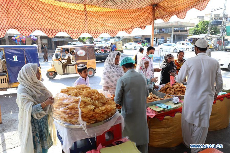 PAKISTAN-RAWALPINDI-RAMADAN-IFTAR-FOOD