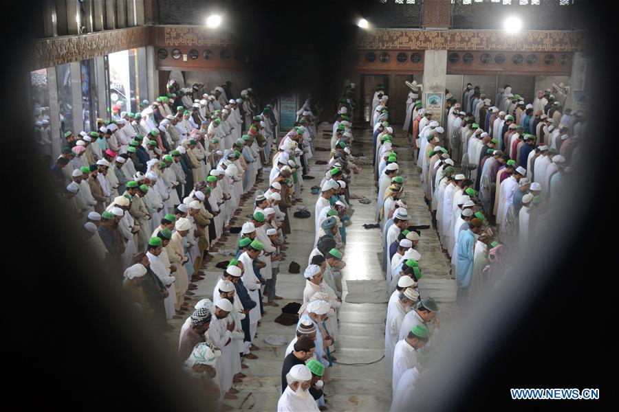 PAKISTAN-LAHORE-RAMADAN-LAST FRIDAY PRAYERS