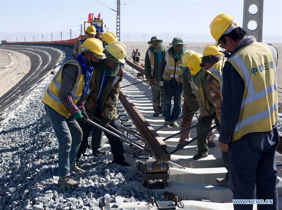 #CHINA-GANSU-JIUQUAN-RAILWAY-TRACK LAYING (CN)