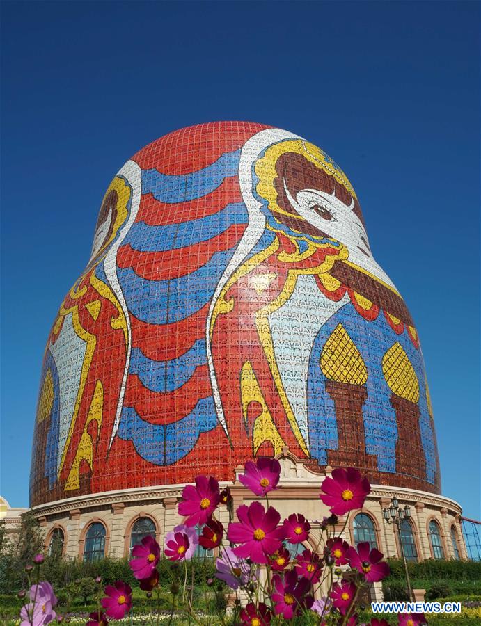 CHINA-INNER MONGOLIA-MANZHOULI-SQUARE-MATRYOSHKA DOLLS (CN)