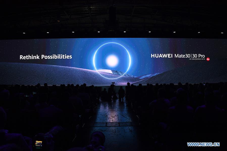 GERMANY-MUNICH-HUAWEI-SMARTPHONE-UNVEILING