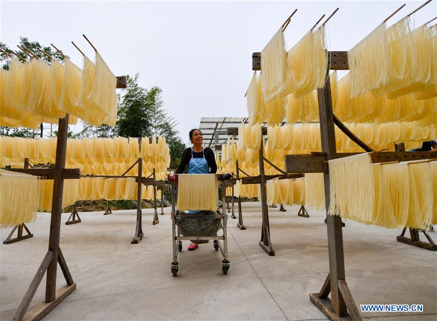 CHINA-JIANGXI-NOODLES DRYING (CN)