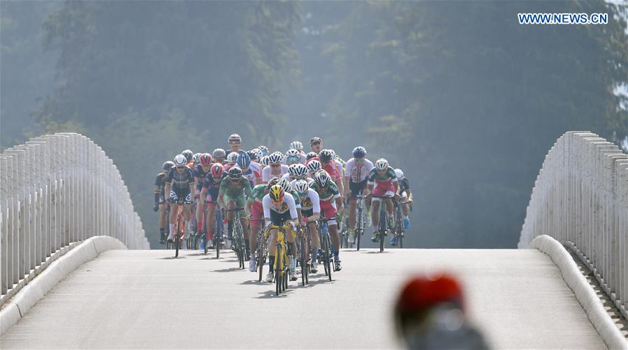 (SP)CHINA-WUHAN-7TH MILITARY WORLD GAMES-CYCLING ROAD