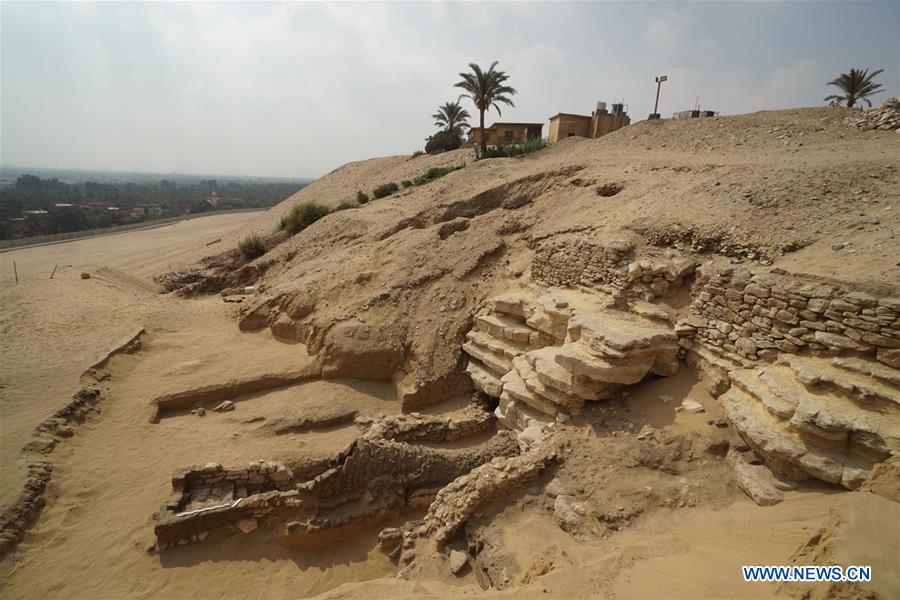 EGYPT-GIZA-CATACOMB-DISCOVERY