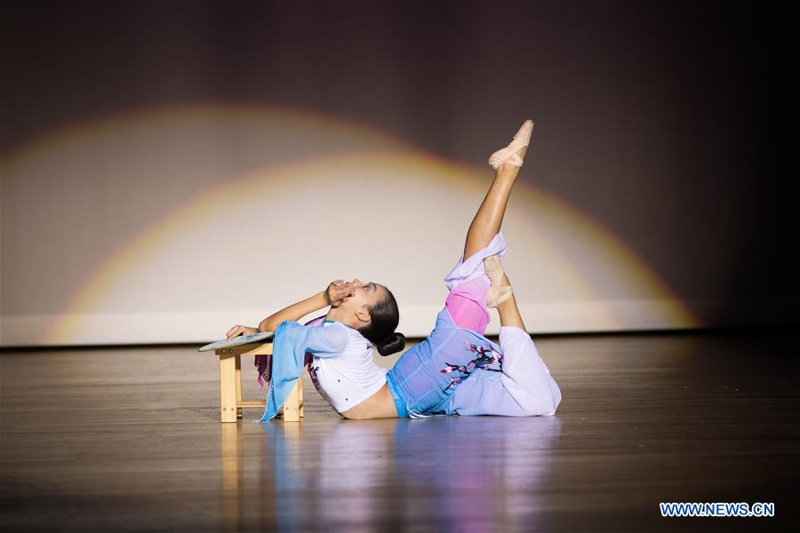 U.S.-TEXAS-DALLAS-CHINESE FOLK DANCE