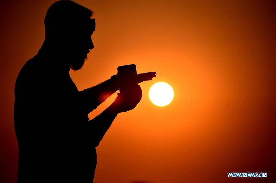 BANGLADESH-KUAKATA-BEACH-SUNSET