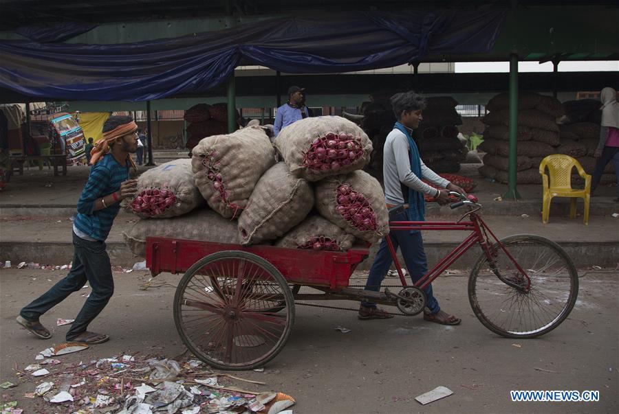 INDIA-NEW DELHI-ONION PRICES-SOARING