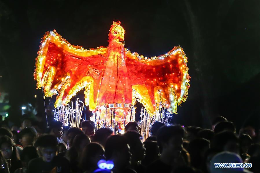 PHILIPPINES-QUEZON-LANTERN PARADE