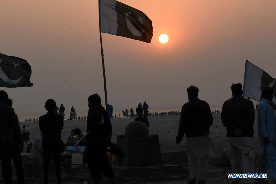 PAKISTAN-KARACHI-SUNSET