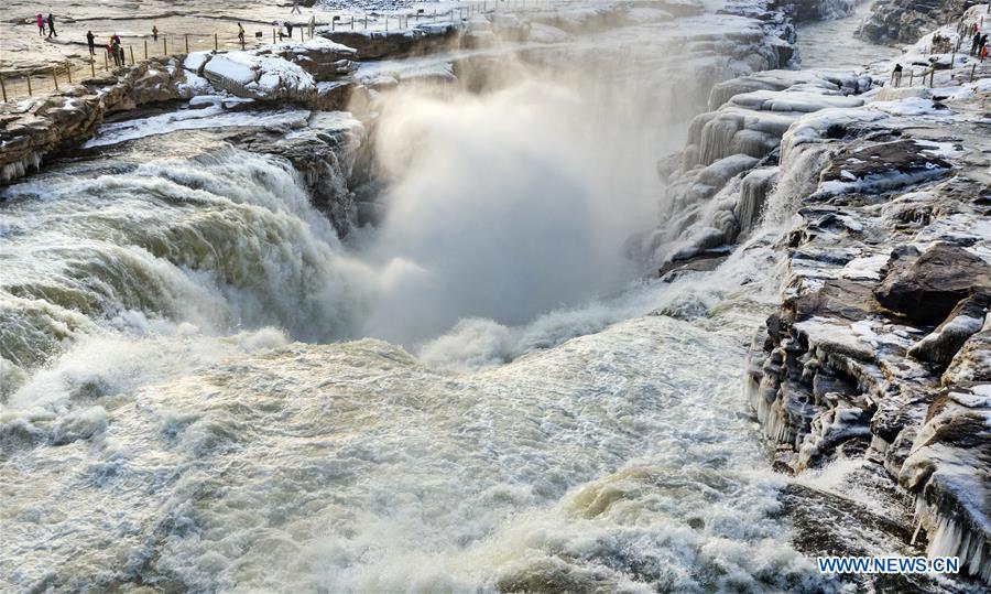 CHINA-SHAANXI-HUKOU WATERFALL-WINTER SCENERY (CN)