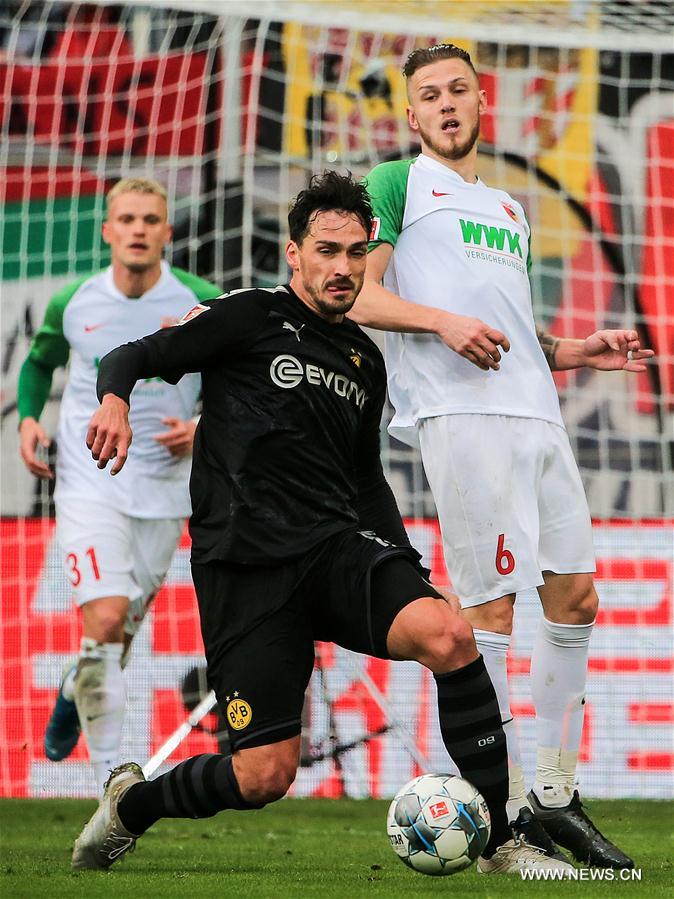 (SP)GERMANY-AUGSBURG-SOCCER-BUNDESLIGA-AUGSBURG VS DORTMUND