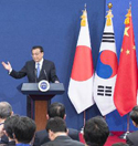 Chinese premier, Japanese PM and S. Korean president attend press conference