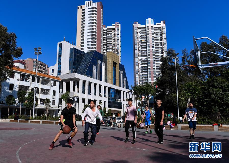 （在习近平新时代中国特色社会主义思想指引下——新时代新作为新篇章·总书记关切开放事·图文互动）（4）以开放作楫 扬创新之帆——深圳“先行示范”再启航