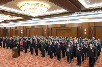 第十三届全国人民代表大会常务委员会委员进行宪法宣誓